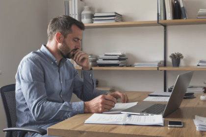 découvrez des stratégies efficaces pour faire croître votre activité durablement sans avoir à recruter trop vite, en optimisant vos ressources et votre organisation.