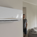découvrez les conditions de location liées à la climatisation, réservée aux logements dotés de systèmes de chauffage réversibles, et comprenez vos droits en matière de confort thermique.