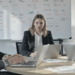 découvrez les 10 stratégies marketing incontournables qui continueront à attirer et fidéliser des clients en 2026, pour booster efficacement votre entreprise.