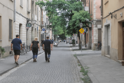 découvrez les 8 villes moyennes où investir dans l'immobilier est plus rentable que dans les grandes métropoles, pour maximiser vos gains en toute sérénité.