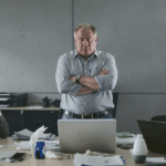 découvrez comment reconnaître rapidement les signes d'un management toxique en entreprise pour améliorer le bien-être au travail et favoriser un environnement sain.