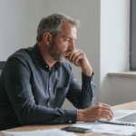 découvrez pourquoi de nombreux dirigeants choisissent d'automatiser leur gestion administrative pour gagner en efficacité, réduire les erreurs et se concentrer sur leur croissance.