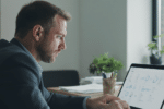 découvrez pourquoi les tableaux de bord sont essentiels pour piloter efficacement une activité, en facilitant la prise de décision et le suivi des performances.