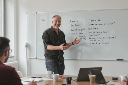 découvrez pourquoi les entreprises privilégient l'investissement dans la formation interne pour améliorer les compétences de leurs équipes, renforcer la performance et favoriser la fidélisation des employés.