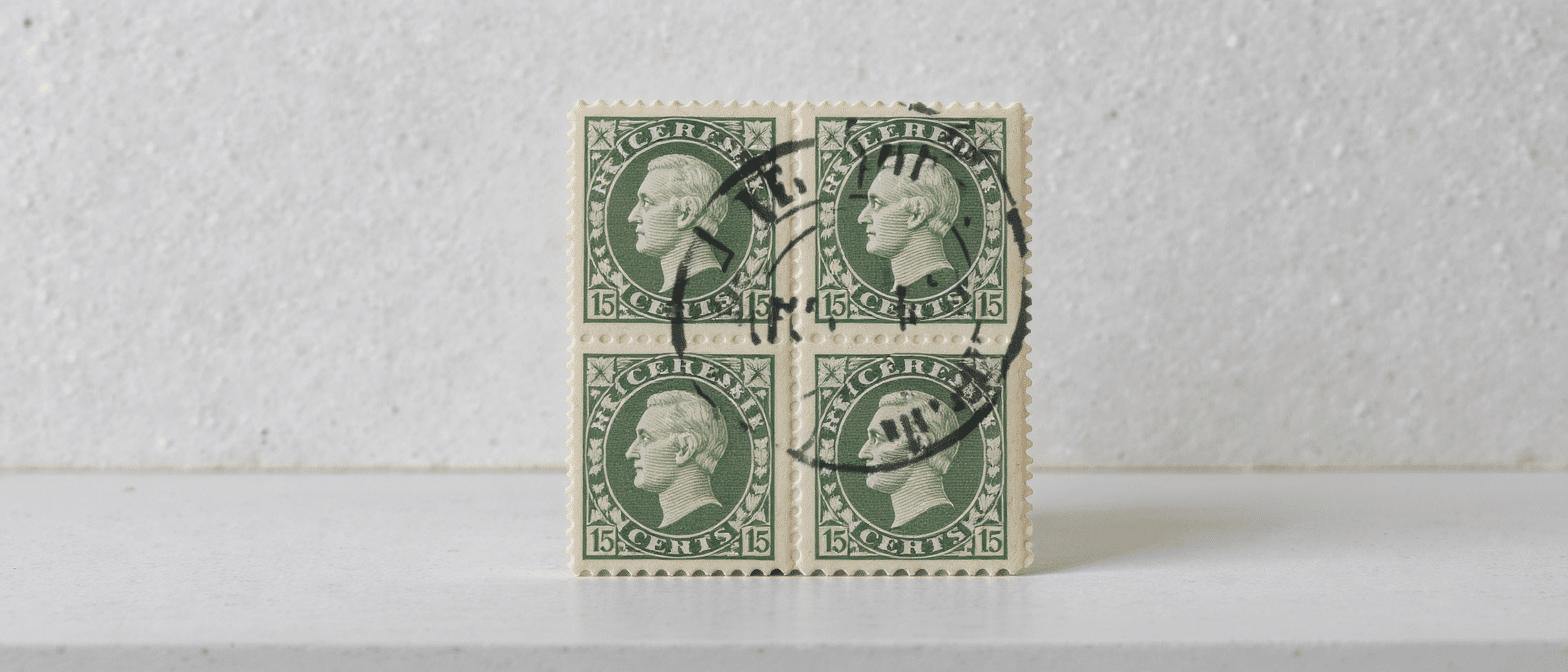 un bloc exceptionnel de quatre timbres cérès verts de 15 centimes a été vendu 120 000 euros, un record qui fascine les collectionneurs.